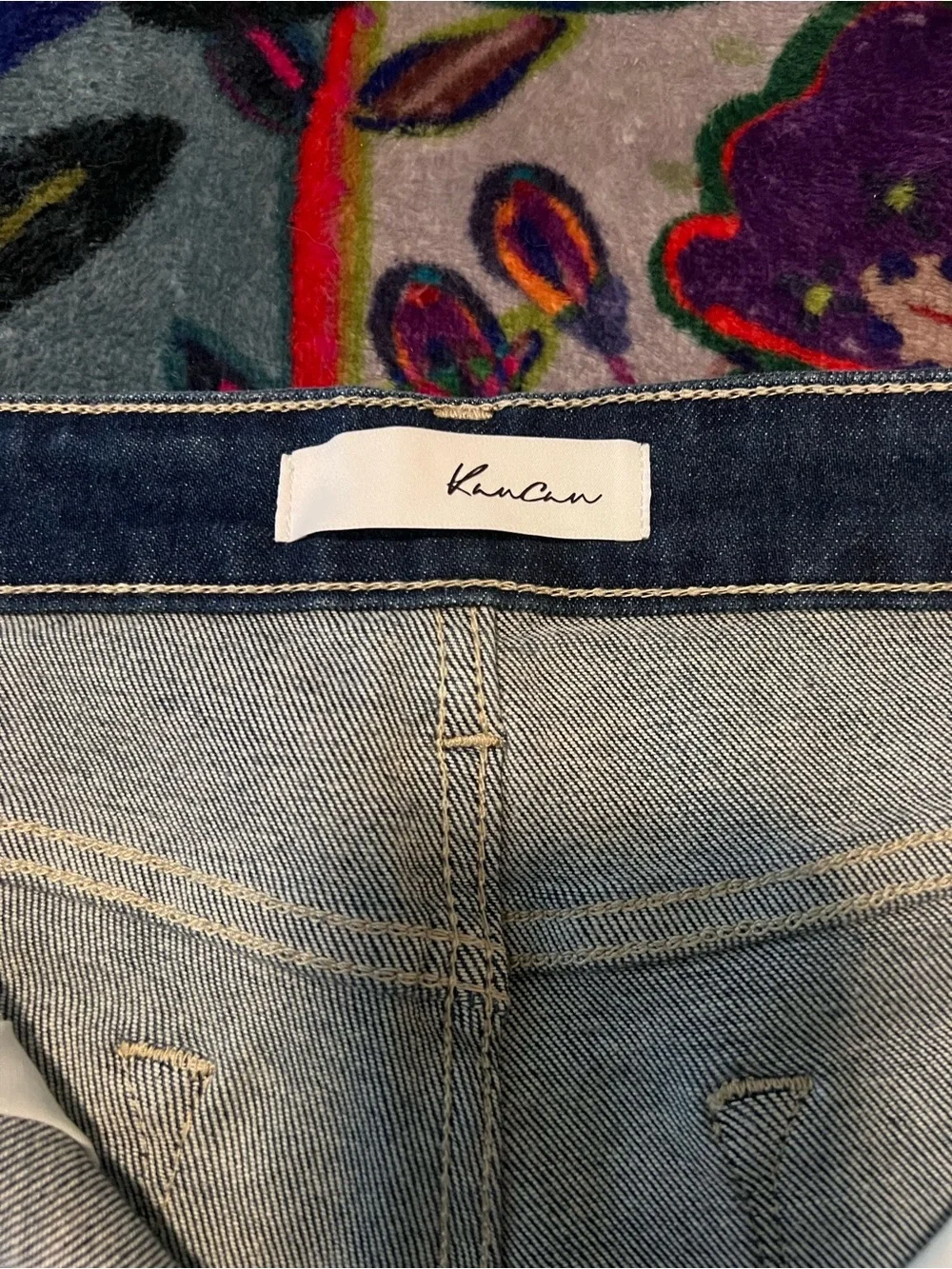 KanCan Mid Rise Cuffed Denim Shorts Size 9/28 Stretch Jean Shorts - NEVER WORN